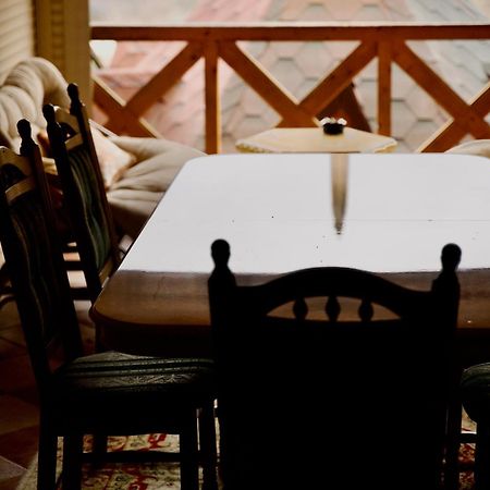 Петрос Family Hotel Yaremche Ngoại thất bức ảnh