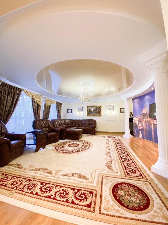 Петрос Family Hotel Yaremche Ngoại thất bức ảnh