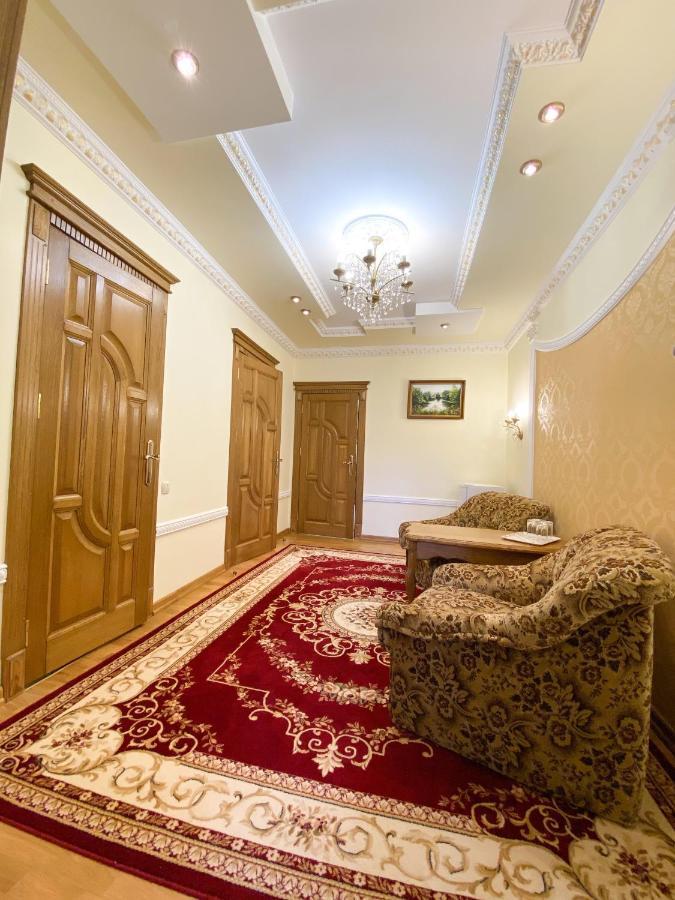 Петрос Family Hotel Yaremche Ngoại thất bức ảnh