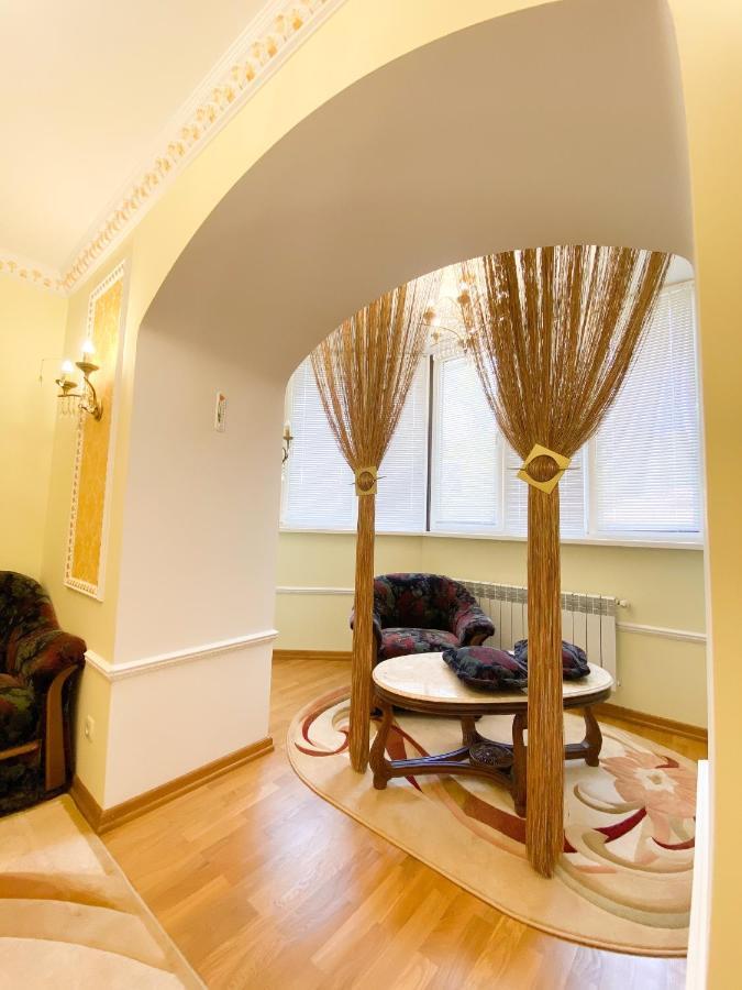 Петрос Family Hotel Yaremche Ngoại thất bức ảnh