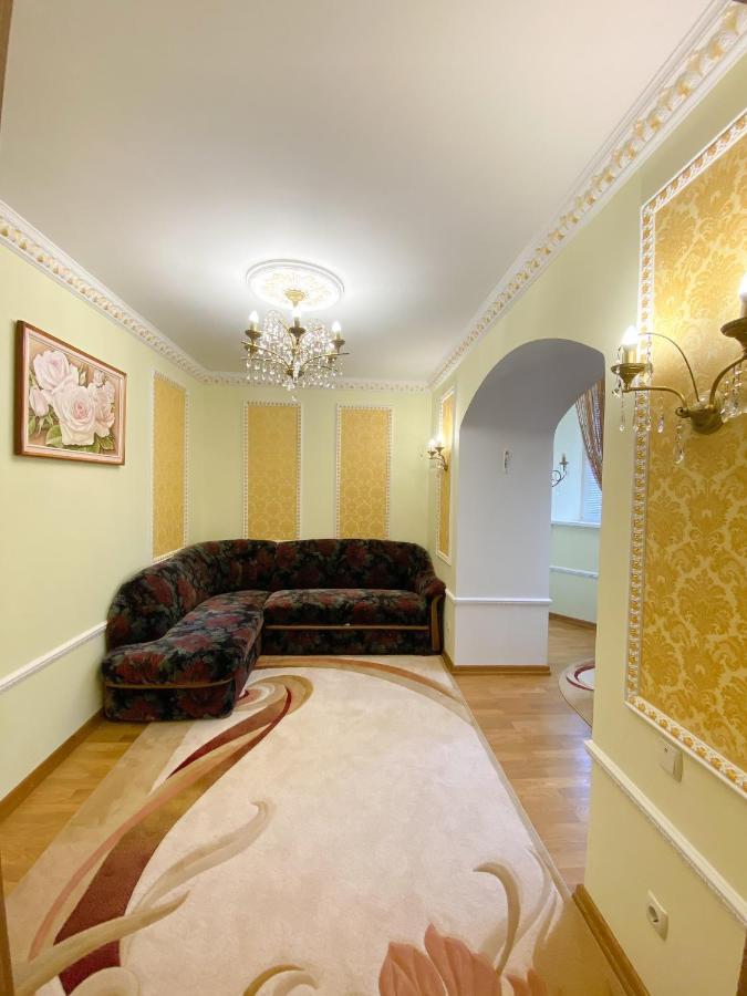 Петрос Family Hotel Yaremche Ngoại thất bức ảnh