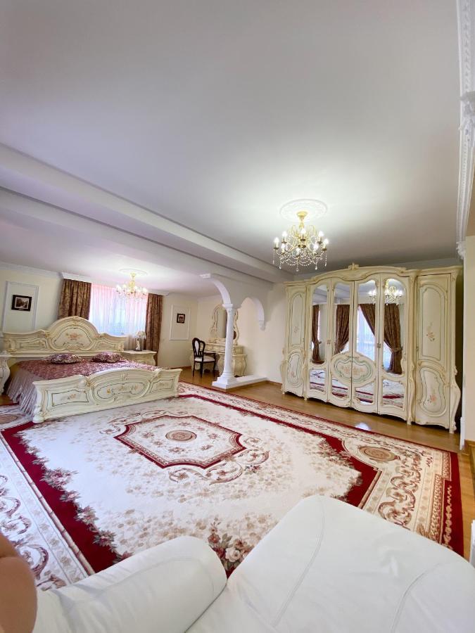 Петрос Family Hotel Yaremche Ngoại thất bức ảnh