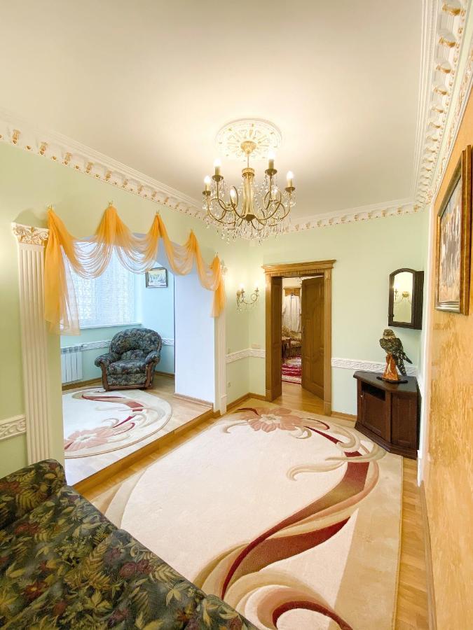 Петрос Family Hotel Yaremche Ngoại thất bức ảnh