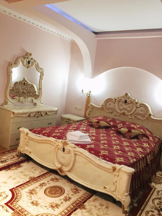 Петрос Family Hotel Yaremche Ngoại thất bức ảnh
