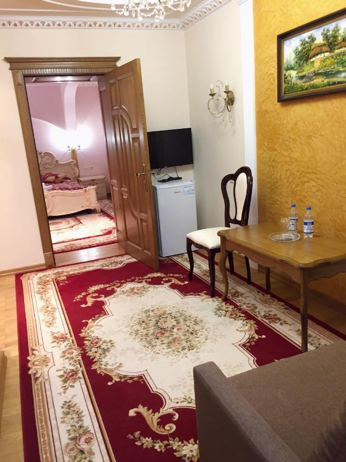 Петрос Family Hotel Yaremche Ngoại thất bức ảnh