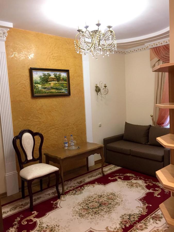 Петрос Family Hotel Yaremche Ngoại thất bức ảnh