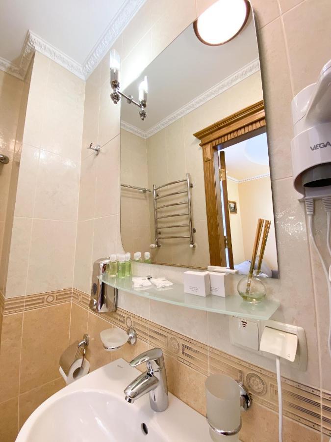 Петрос Family Hotel Yaremche Phòng bức ảnh