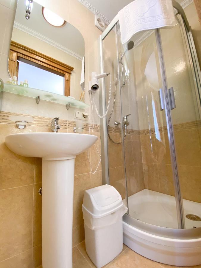 Петрос Family Hotel Yaremche Phòng bức ảnh