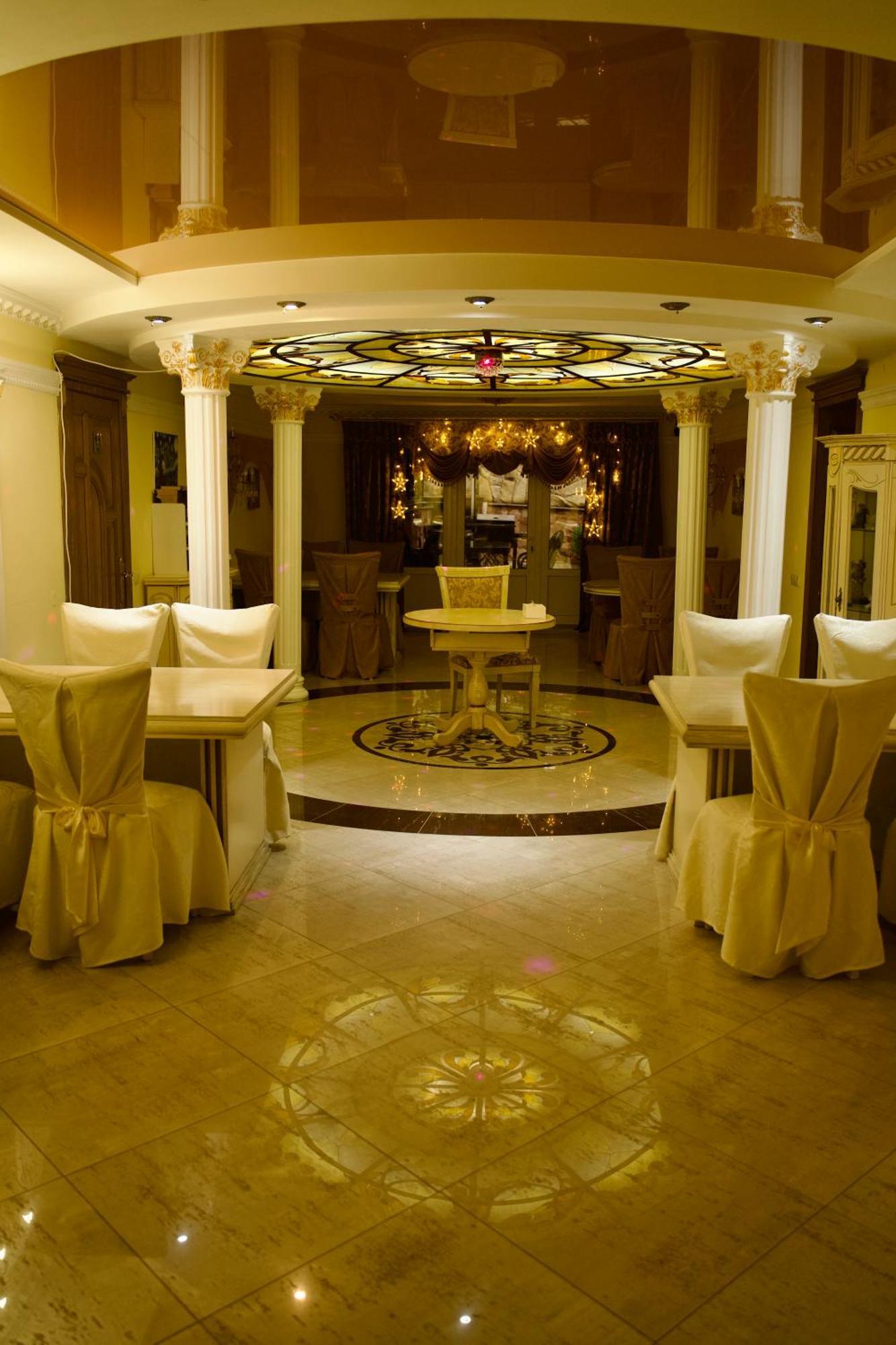 Петрос Family Hotel Yaremche Ngoại thất bức ảnh